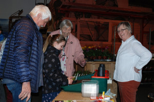 DSC_0392.jpg (640.97 KiB) 2970 mal betrachtet man sieht mit wieviel Eifer die Kinder dabei sind